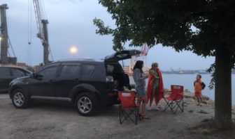 Вечерние посиделки с видом на гавань и Ильичёвский порт…
