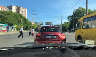 Ниссан-бэнтли…