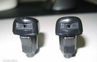 Cравнение стоковой форсунки Королла Е10 и Камрюшной веерной 85381-AA042 85381-AA042 - форсунки омывателя веерные - odesoftami.com