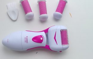 Посылка из Китая. Инструмент для ухода за ступнями ног KEMEI KM-2500.